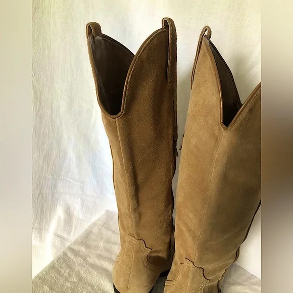 Fran Sarto Suede Heeled Boots - Picture 4 of 8